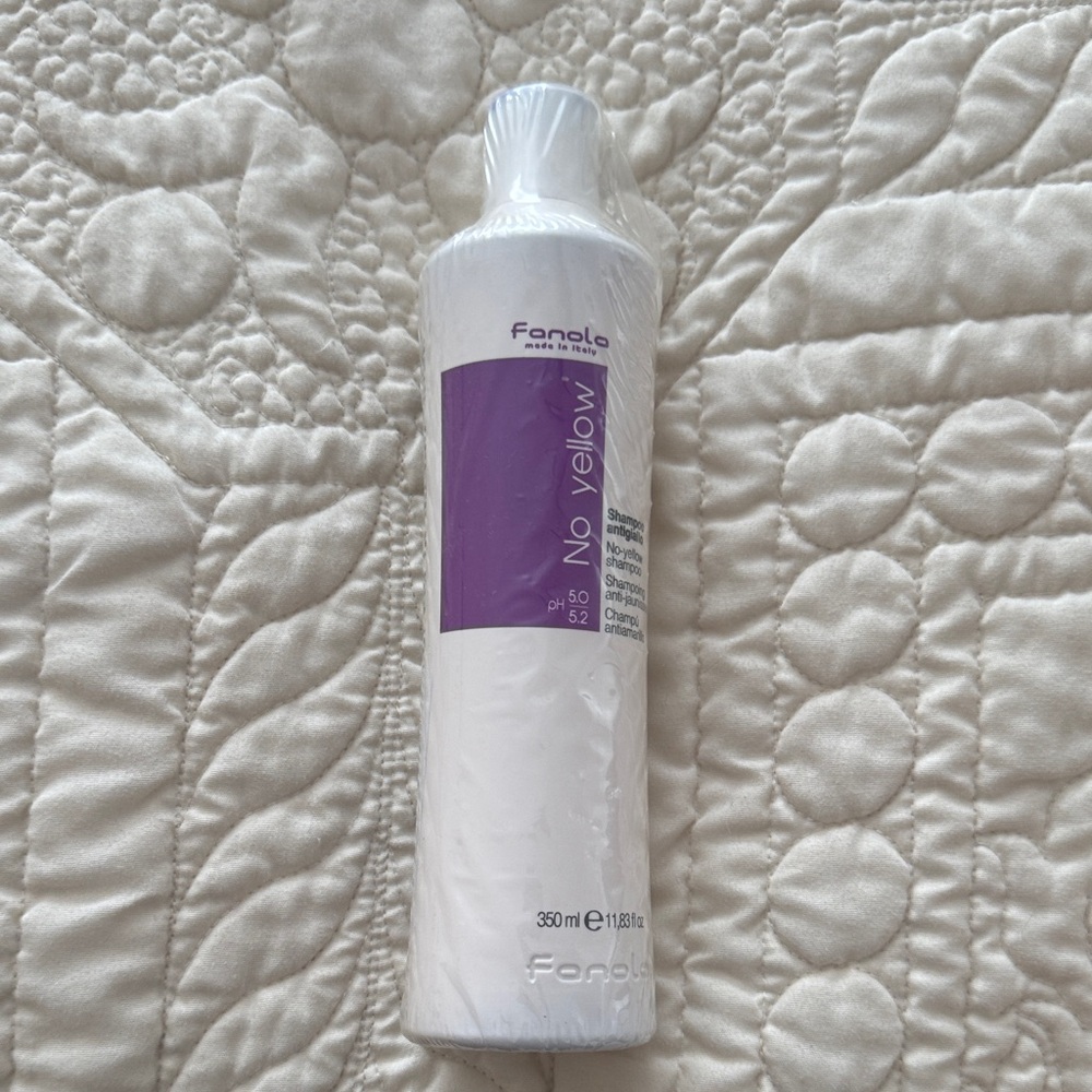 Nola No Yellow Shampoo - Violet and White